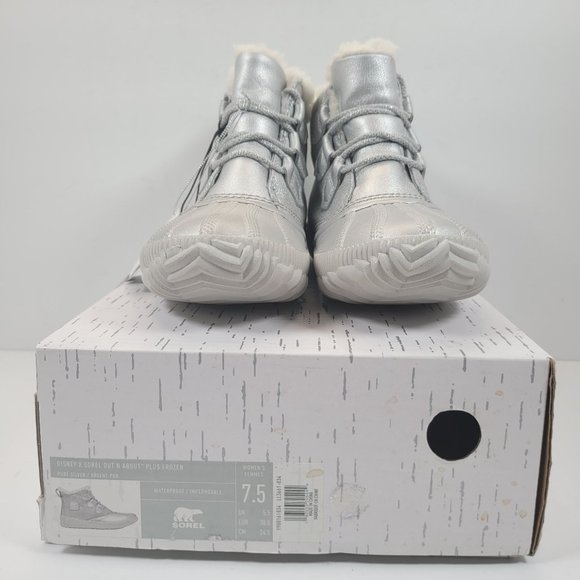 Sorel x Disney Frozen Out N About Women's Silver Boots US Size 7.5 - Picture 2 of 11